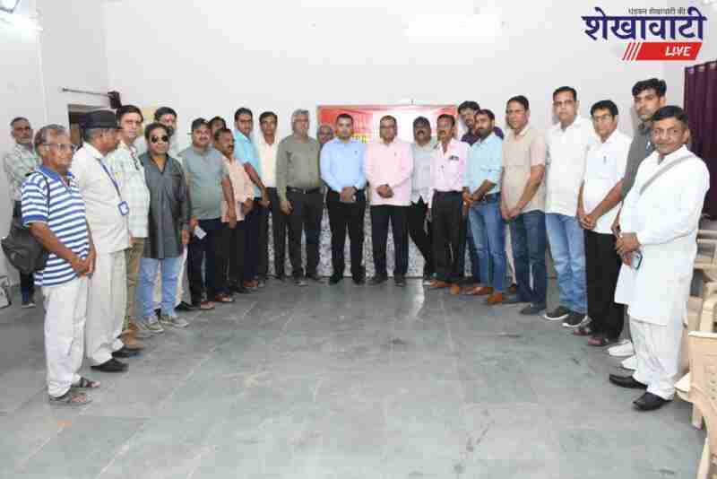 Churu Collector Surana speaks at Hindi Journalism Day event