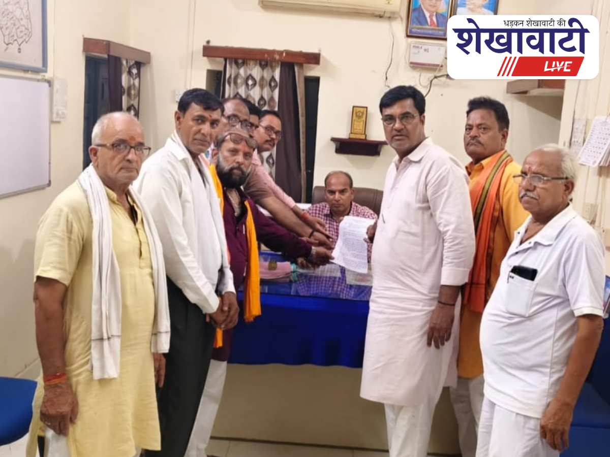 BJP leaders submit memorandum to SDM over garbage collection issue