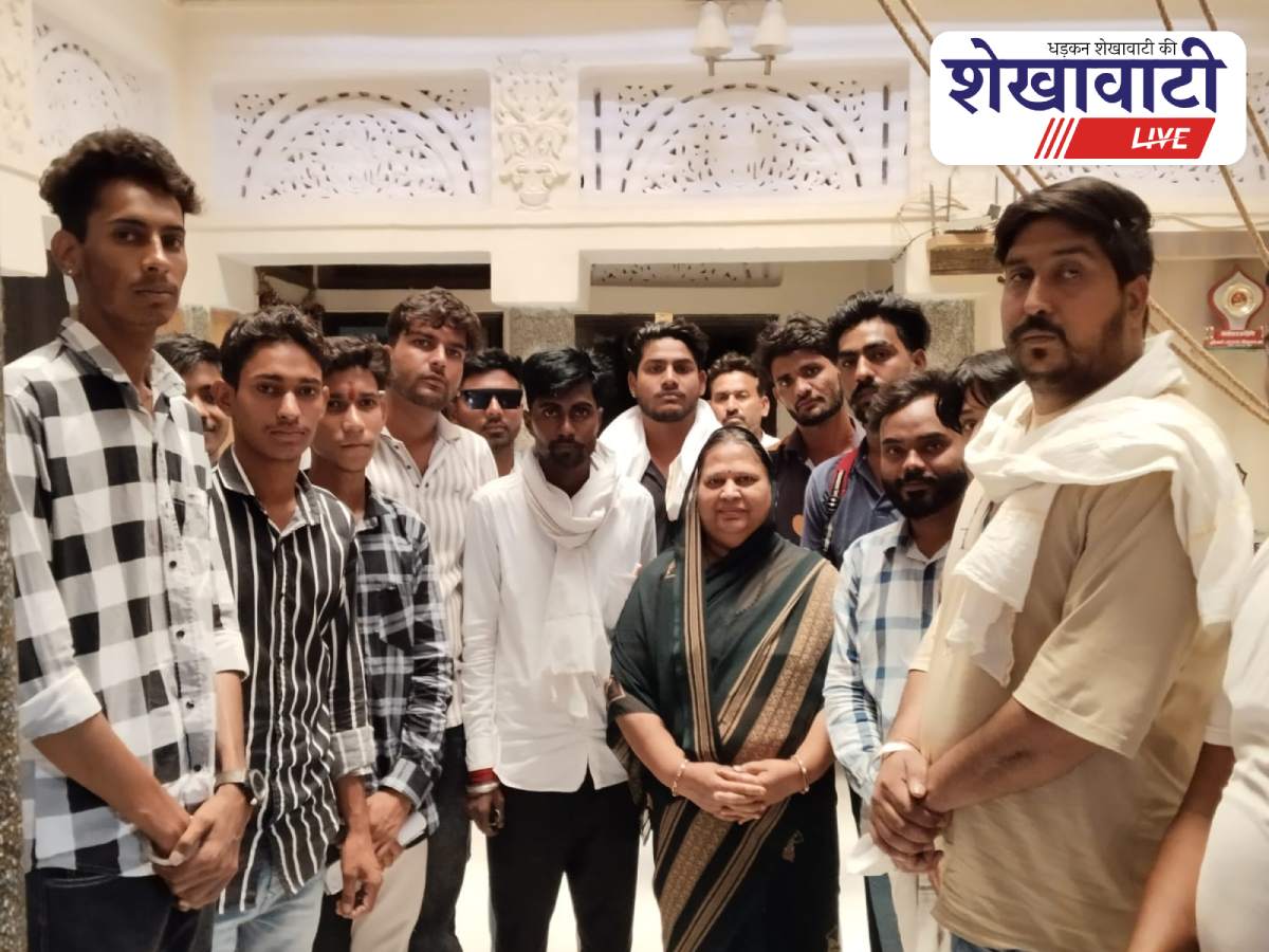 Student delegation meets Surajgarh chairperson for college issues