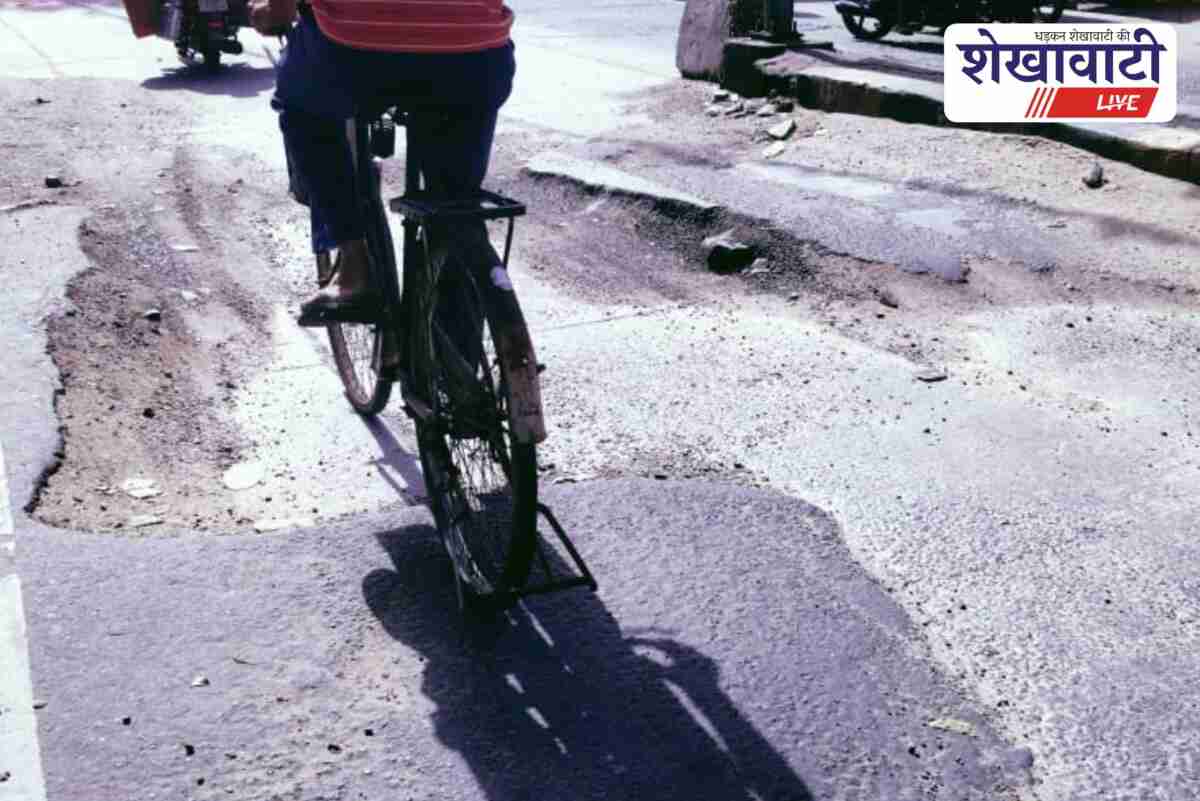 Damaged speed breaker near Saini Restaurant Udaipurwati causing accidents