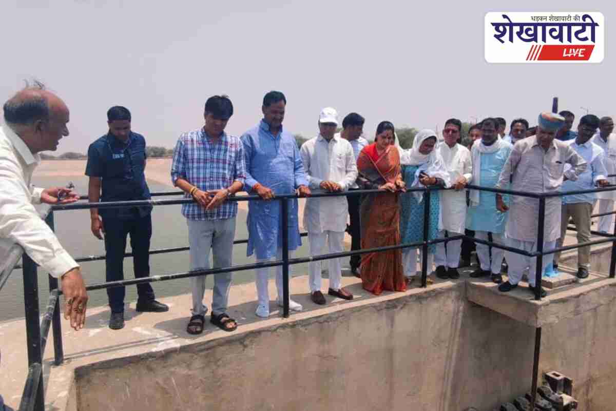 Public Health Engineering Minister Kanhaiya Lal administering water conservation oath at Malsisar Dam during Vande Ganga Campaign