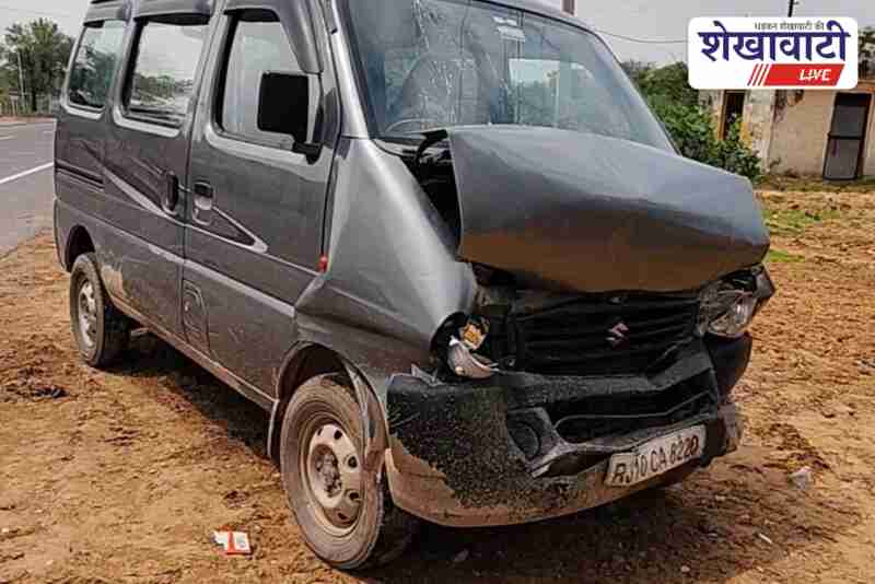 Front collision between Omni van and car on Mega Highway near Hanuman Mandir in Ratangarh