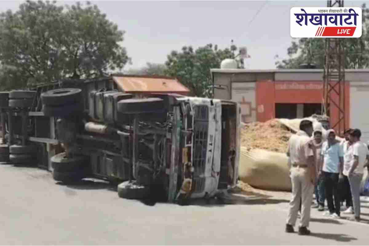 Ratangarh accident, overturned wood dust trailer, injured driver