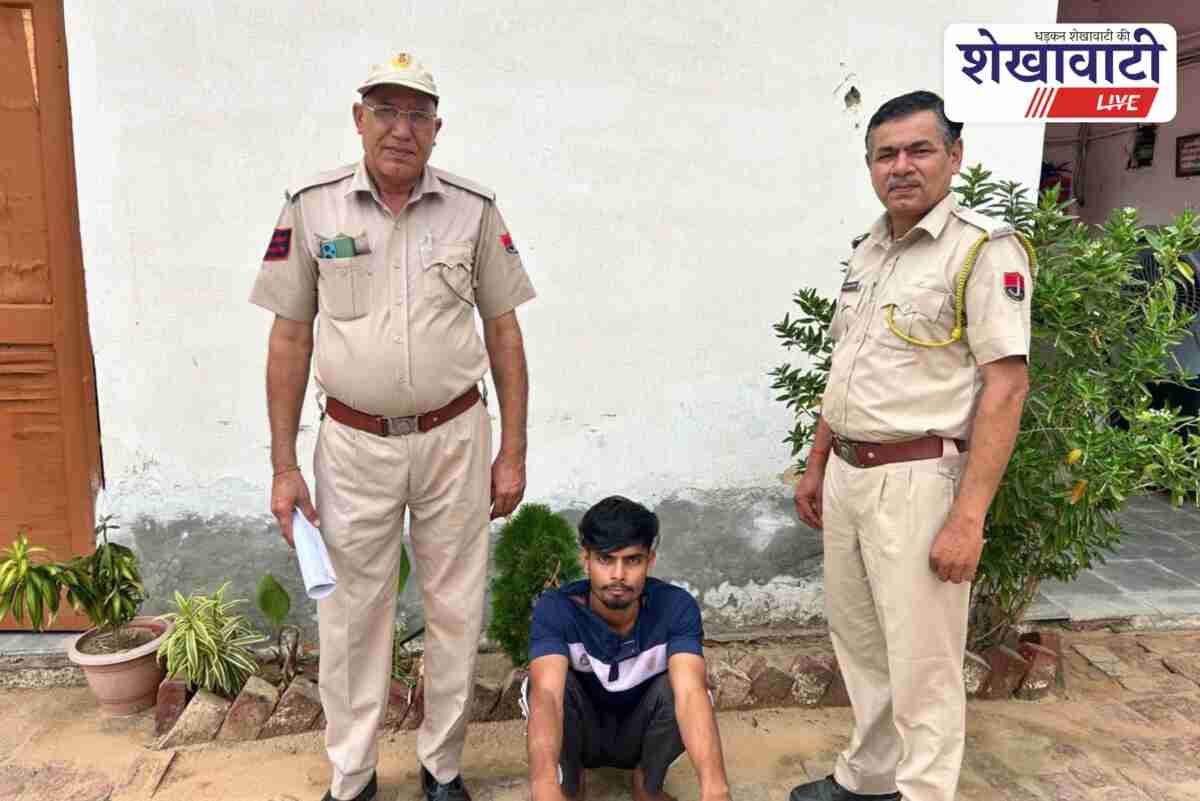 Mandrela police arrest youth harassing girl students near college