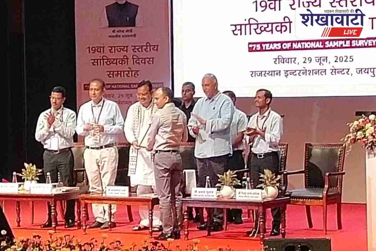 CM Bhajanlal Sharma honors Arun Jakhar for statistical excellence