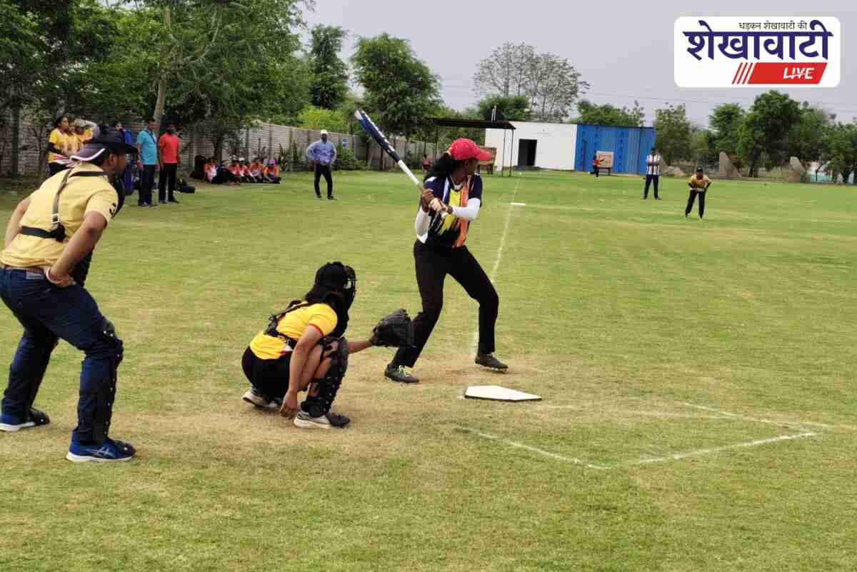Players competing in inter-university baseball matches at JJT