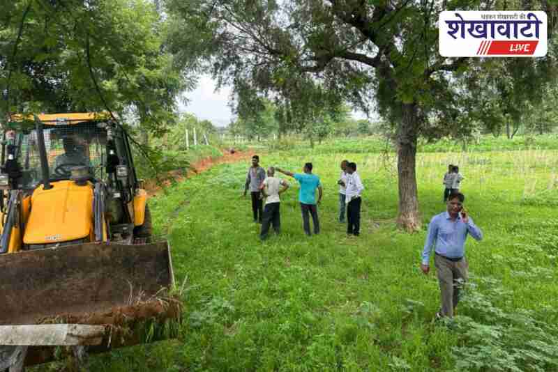 JCB removes encroachment in Surani village, villagers celebrate relief