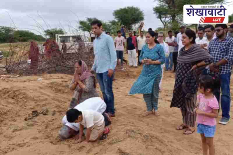 Family of martyr Squadron Leader visits Bhanuda crash site, emotional moment