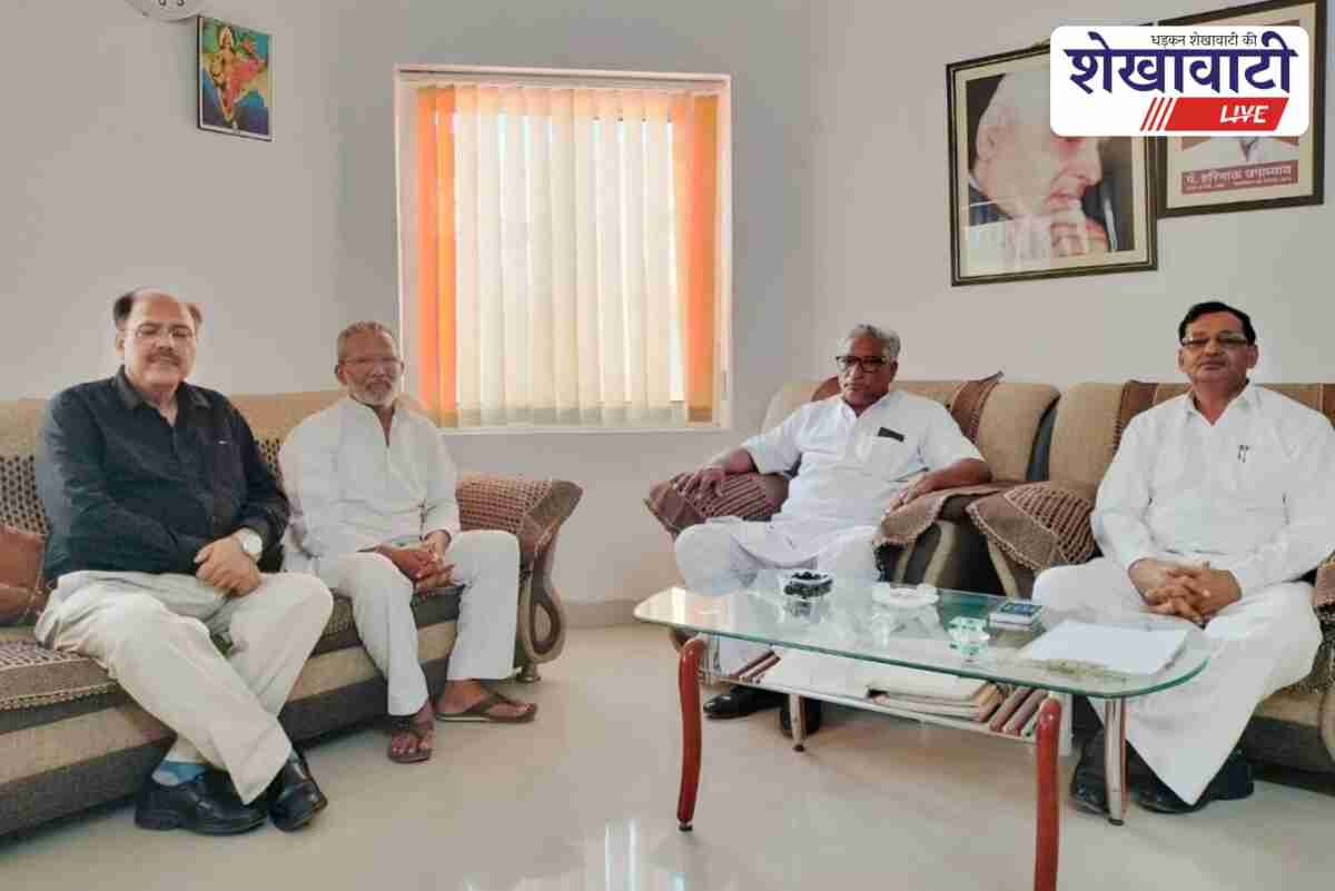 Dharmapal Gandhi visits Gandhi Ashram in Hatoondi village, Ajmer