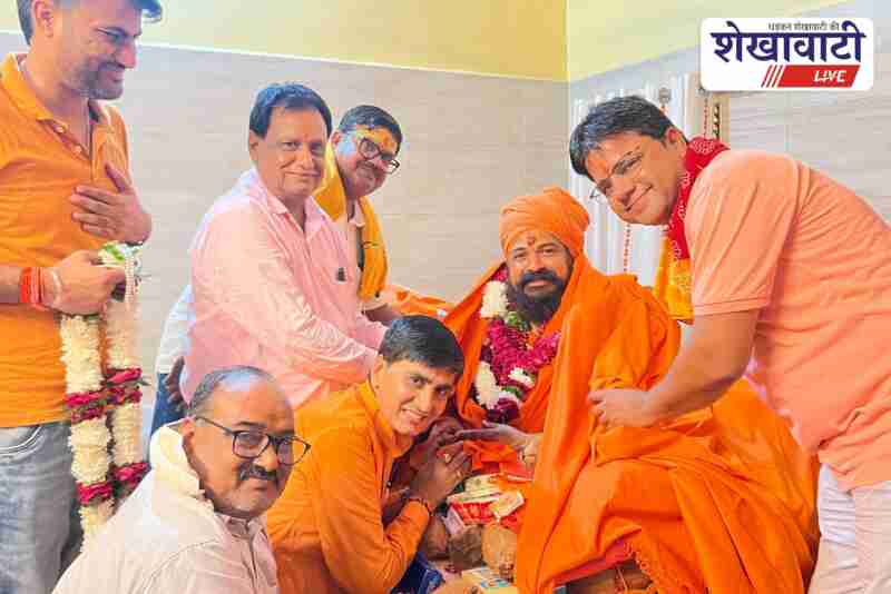 Kamal Kant Sharma offers respects on Guru Purnima in Jhunjhunu