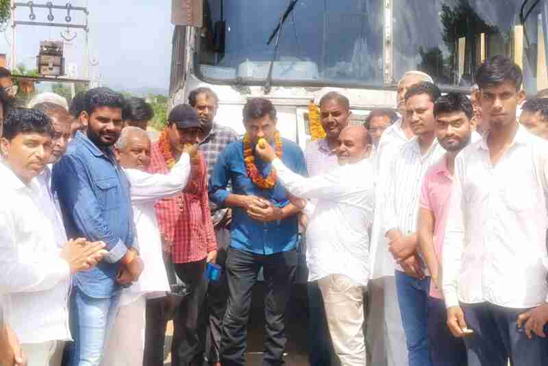 Kishorpura villagers celebrate launch of Jaipur roadways bus service