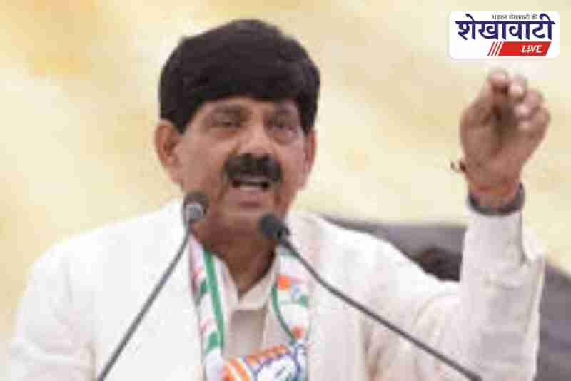 Surajgarh MLA supports journalist protest in Jhunjhunu, demands justice