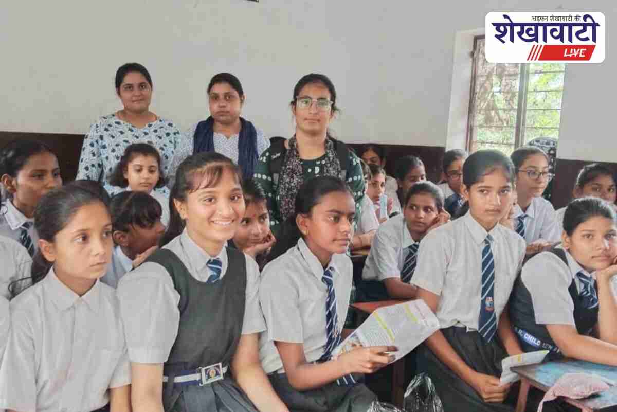 School girls in Ratangarh learn about menstrual hygiene and safety
