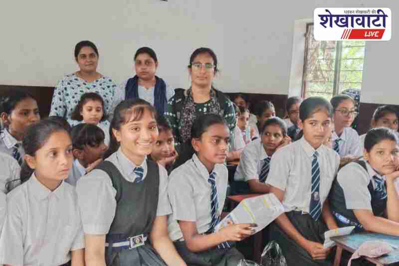 School girls in Ratangarh learn about menstrual hygiene and safety