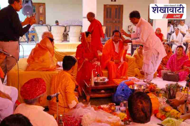 Devotees and leaders perform Rudrabhishek in Ratangarh during Sawan