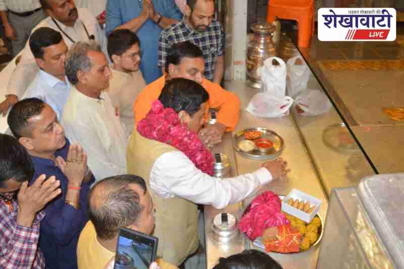 Union Minister Sarbananda Sonowal offers prayers at Salasar Balaji temple