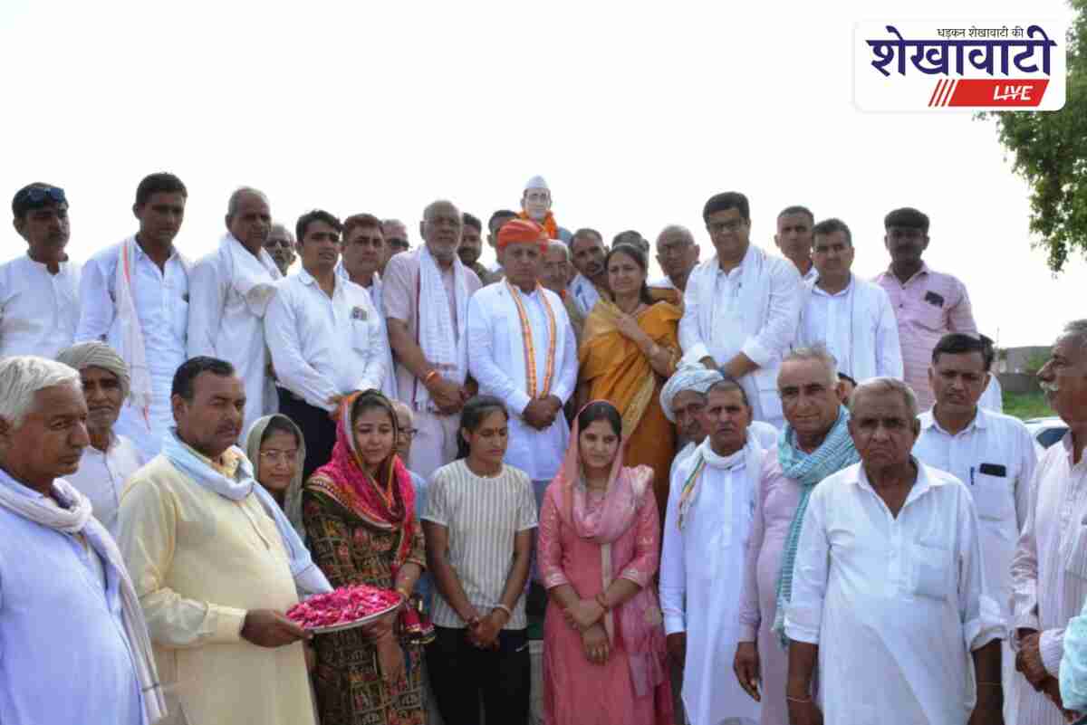 Union Minister Bhagirath Chaudhary pays tribute in Sardarshahar