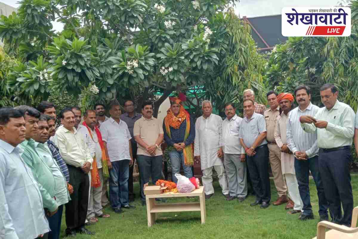 Sarvesh Mathur honoured in Sikar after promotion to senior secretary