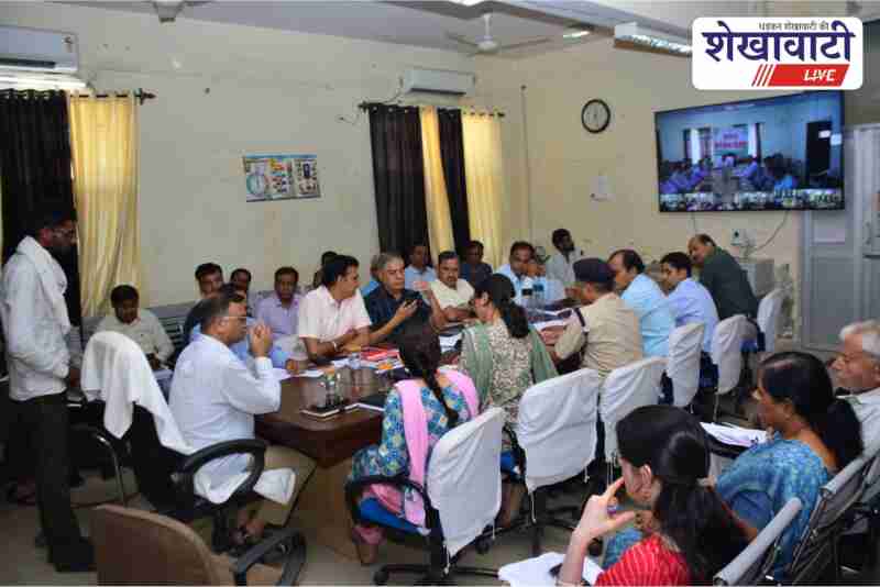 Sikar Collector Mukul Sharma listens to public grievances during district-level hearing