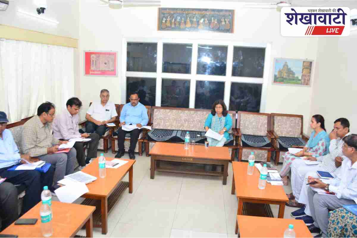 Aarti Dogra chairs review meeting on welfare schemes in Sikar