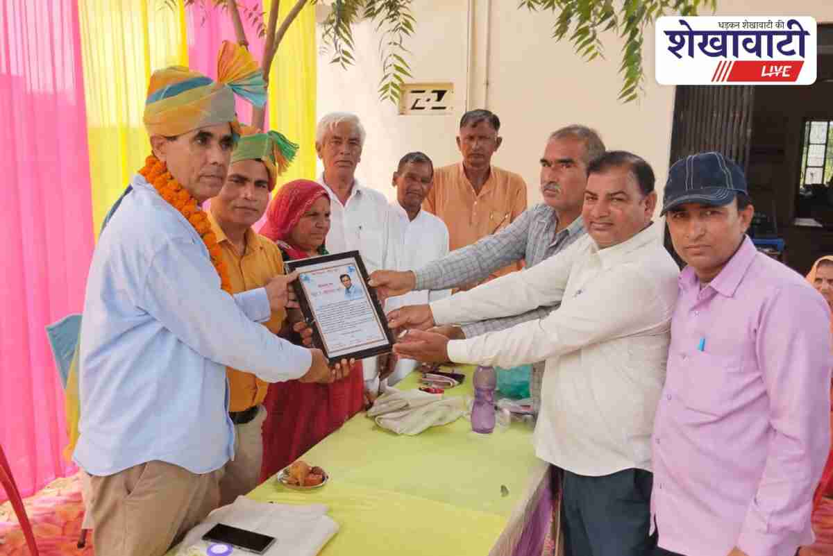 Veterinary officer Omprakash Arya honored at Ghanghu hospital function