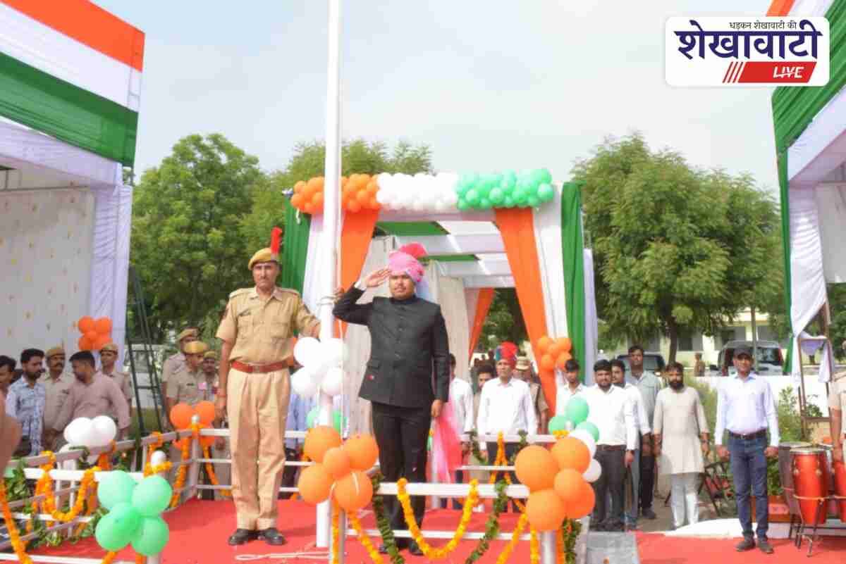 Churu collector honours veerangnas and officials on Independence Day