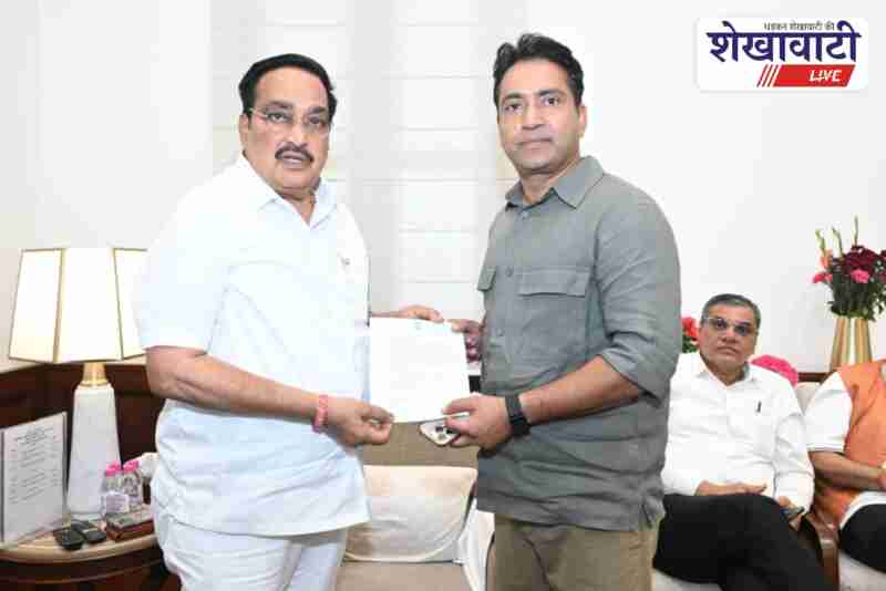 Churu MP Rahul Kaswan meets water minister on Nohar Feeder issues