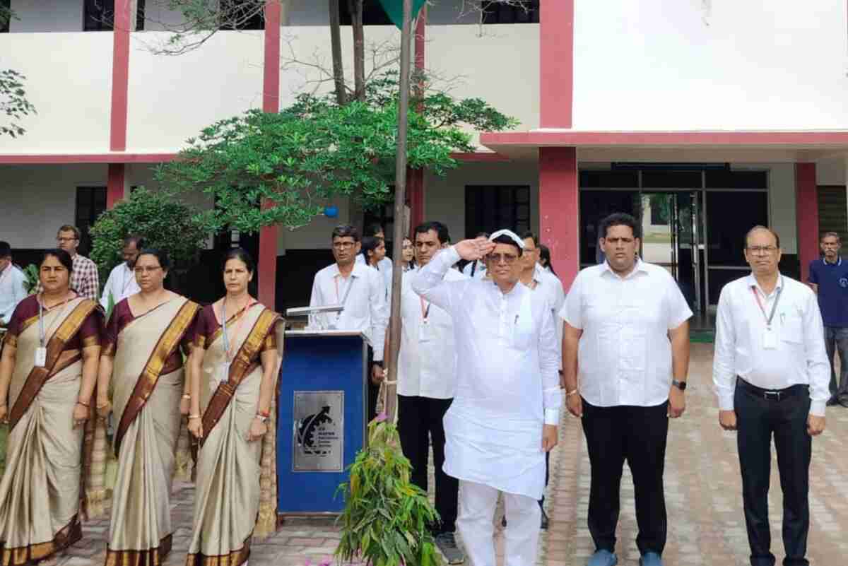 Students perform patriotic songs at Independence Day celebration in Jhunjhunu