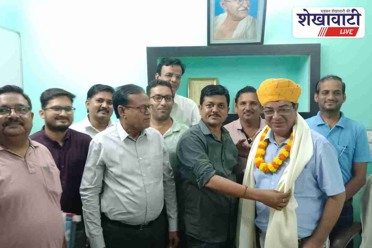 Tehsildar Sajjan Lata honoured during farewell in Ratangarh, Churu