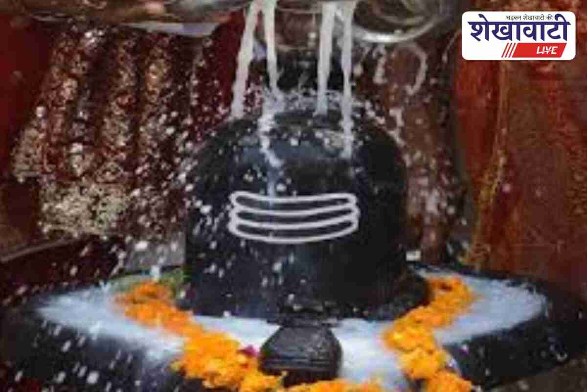 Devotees preparing for Parthiv Shivling Rudrabhishek at Kot Bandh Yogeshwar Mahadev Temple