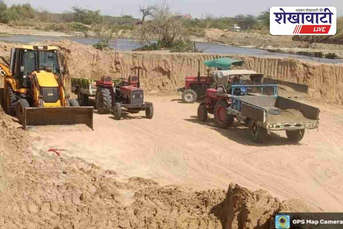 Sikar municipal team controlling waterlogging near NH-52 after rain