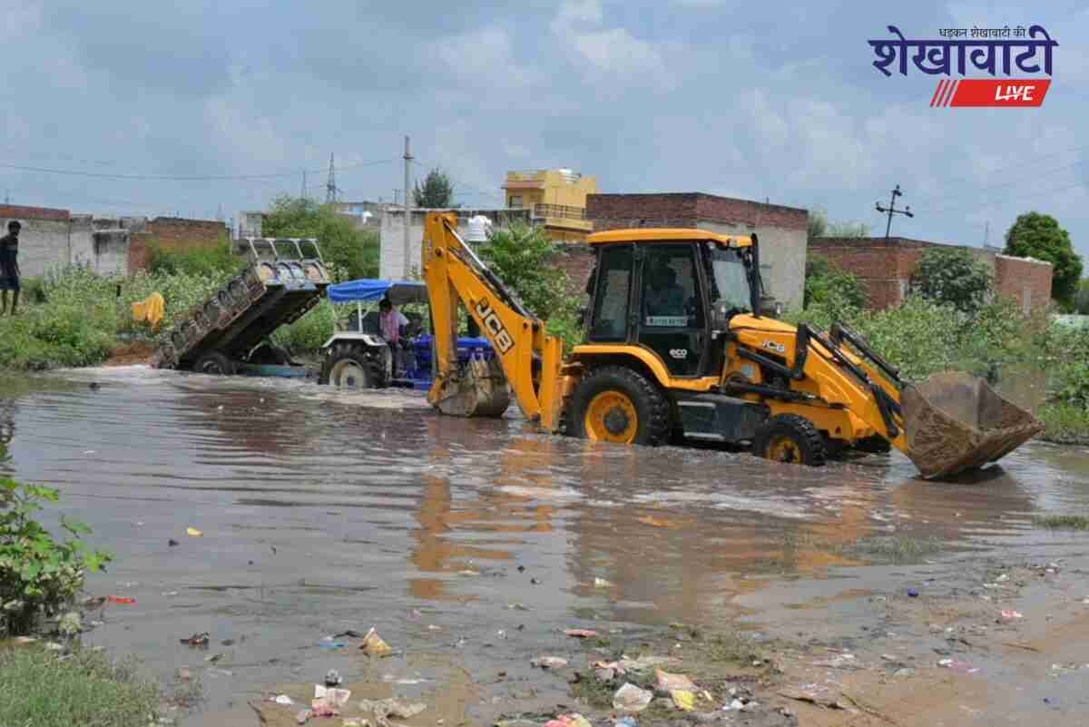Sikar municipal officials install pumping stations to drain waterlogging