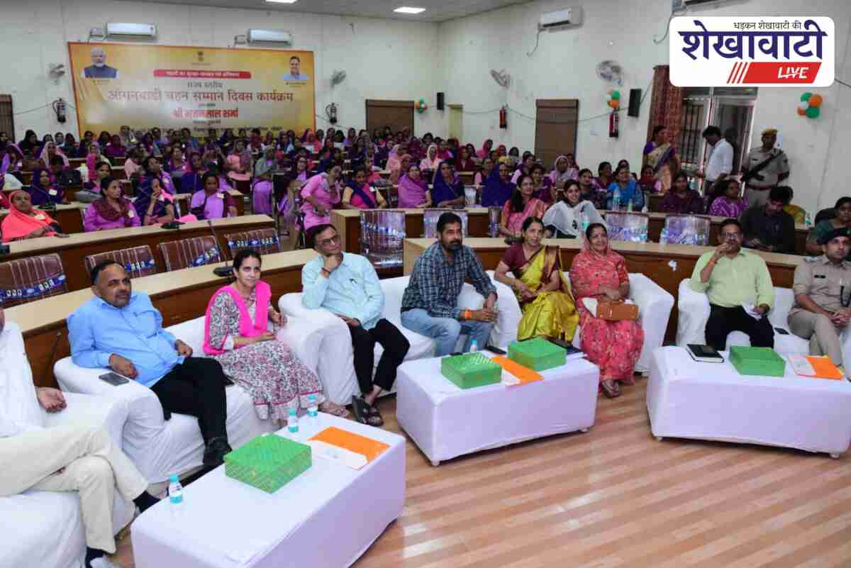 Anganwadi workers tie rakhi to officials, receive 501 rupees in Sikar