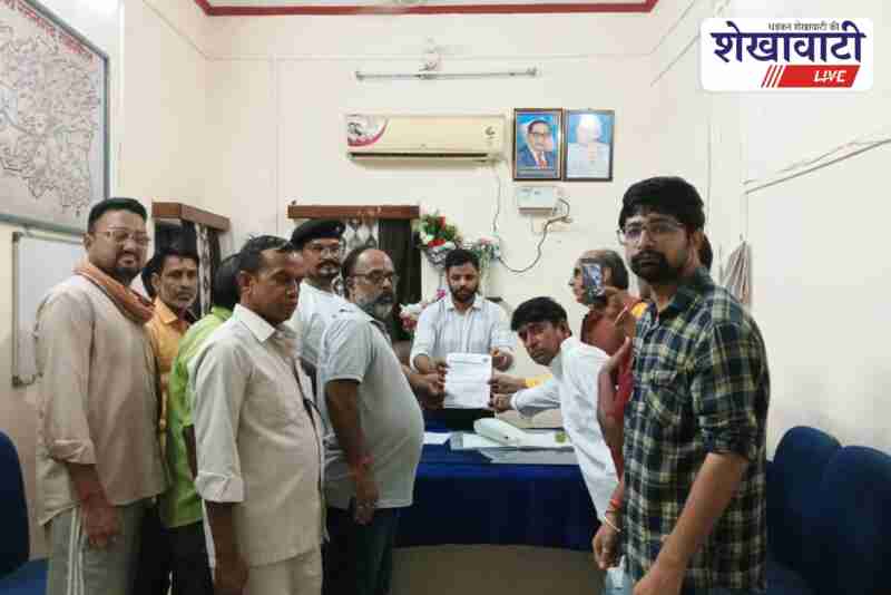 Ratangarh protest against attack on student and BJP leader