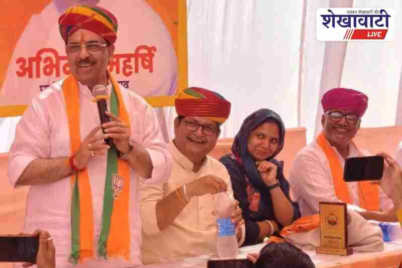 Dr Arun Chaturvedi addressing BJP workers in Ratangarh meeting