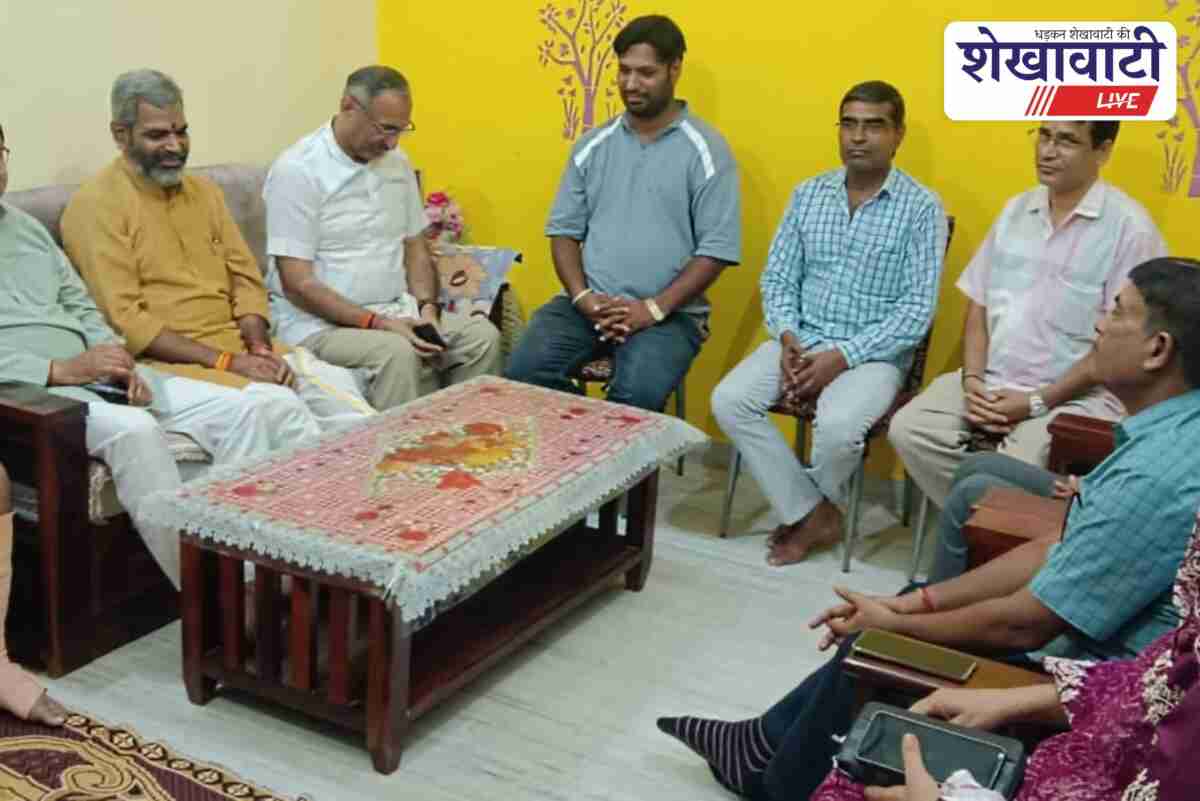 Sahitya Parishad leaders meeting workers in Ratangarh, Churu