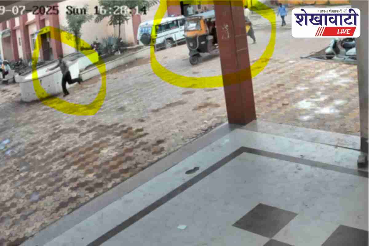Mother delivers baby in taxi outside DB Hospital Churu safely