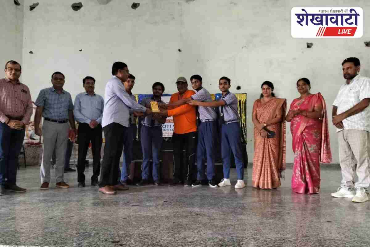 Jhunjhunu students honored at district-level chess tournament closing ceremony