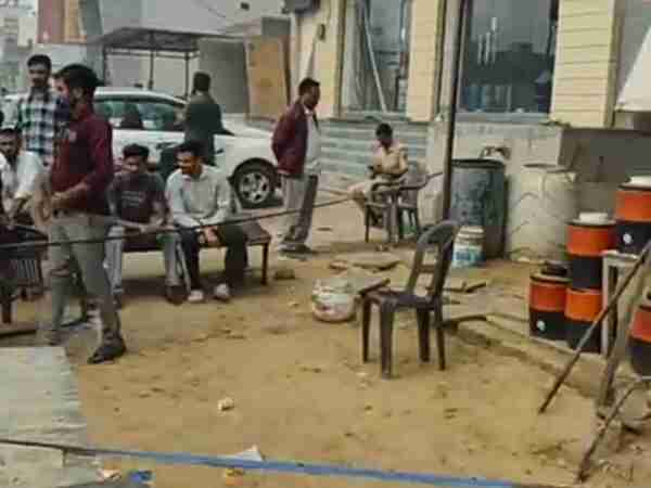 होटल के बाहर युवक की हत्या, तीन आरोपी राउंडअप