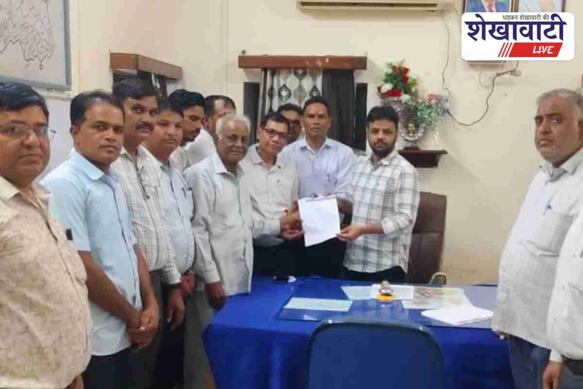 Ajak Sangh members submit memorandum to SDM Ratangarh for President