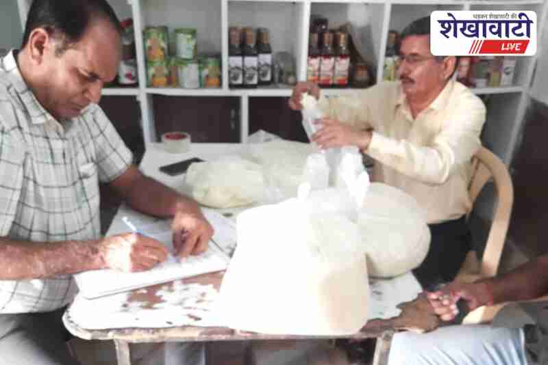 Food safety team seizes 190 litres of oil and destroys adulterated syrup in Ratangarh