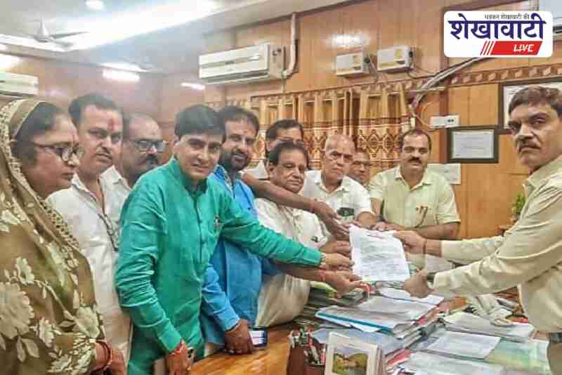 Brahmin society protests in Jhunjhunu, submits memo to collector