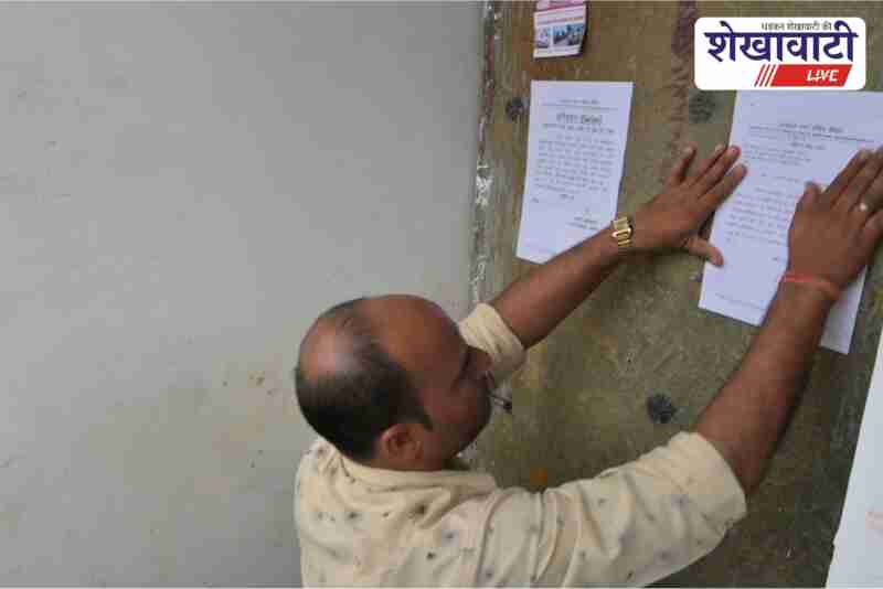 Sikar municipal council seals illegal building parts on Mahamandir Road