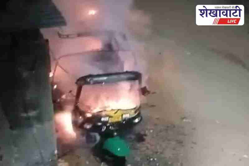 Rengus tempo set on fire by youth captured on CCTV late night