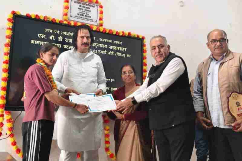 Pushpa Saran honoured at SBD College after winning athletics gold medal