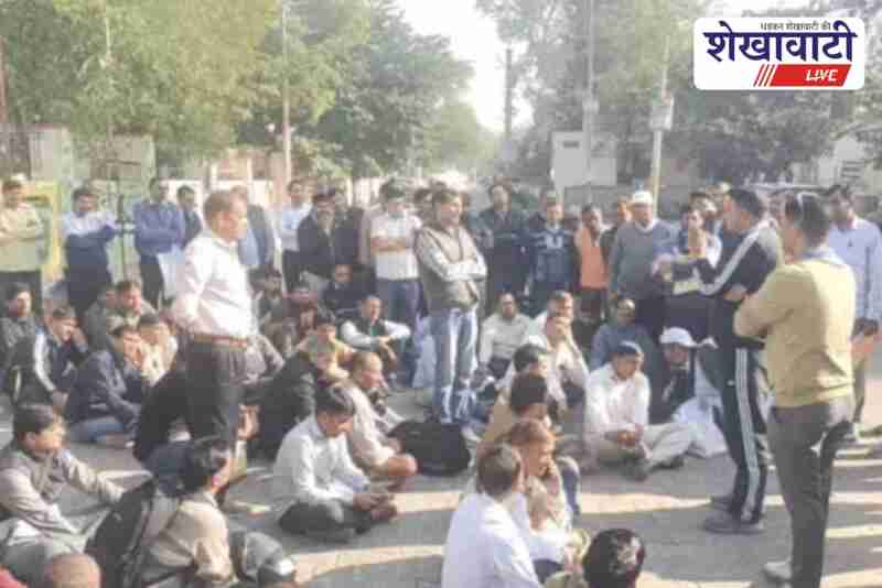 Jhunjhunu BLO protest over revised SIR-2026 targets at collectorate