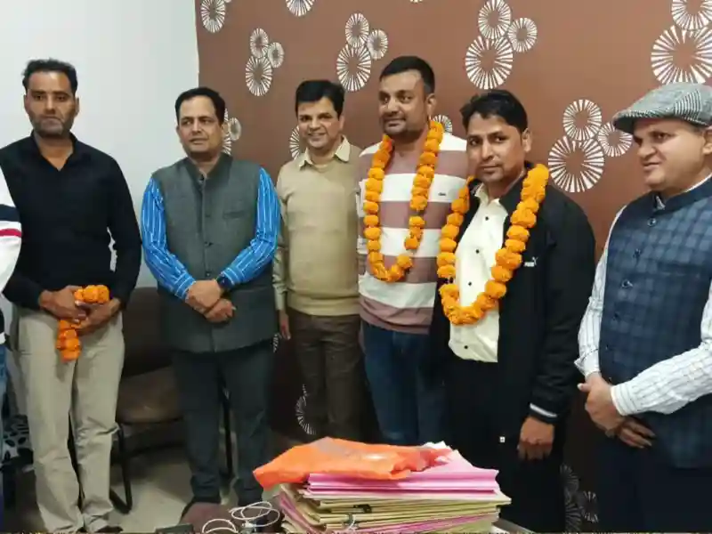 नीमकाथाना में एसआईआर कार्य पर सम्मानित बीएलओ का सम्मान समारोह