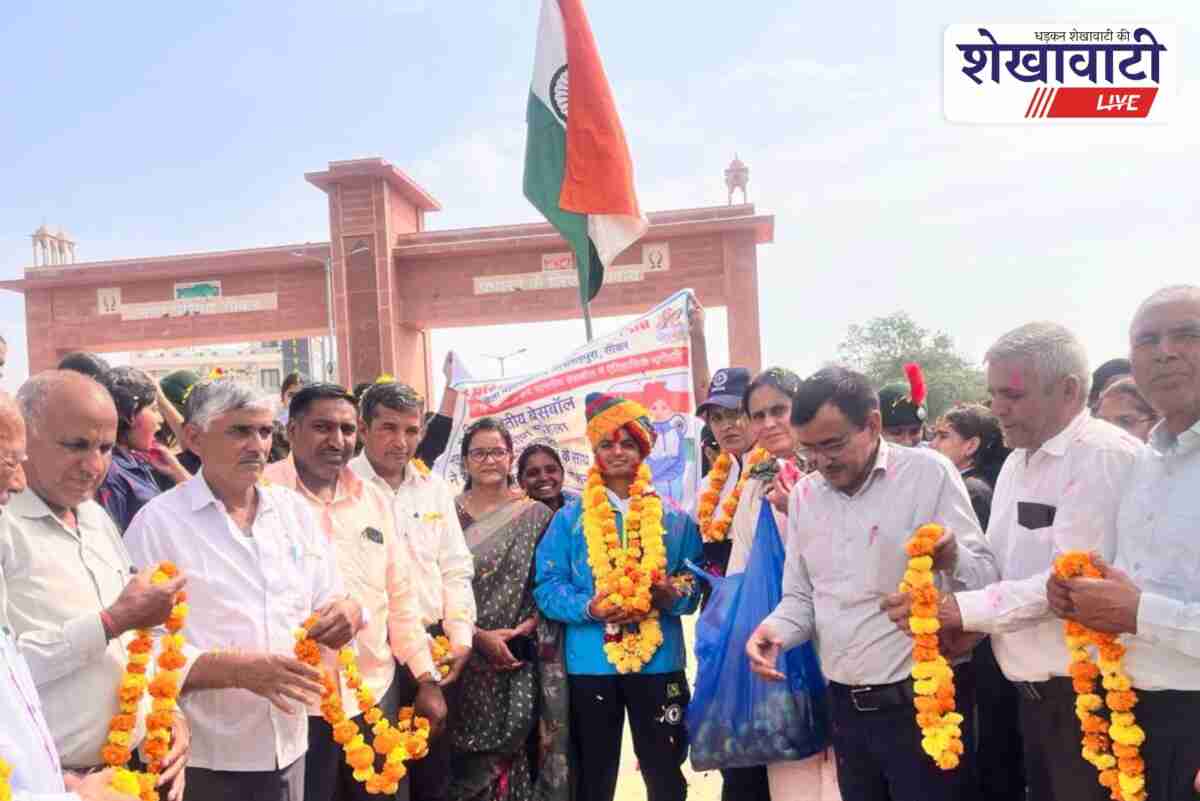 Sikar student Rinku Kumari welcomed after returning from Asian Baseball Games