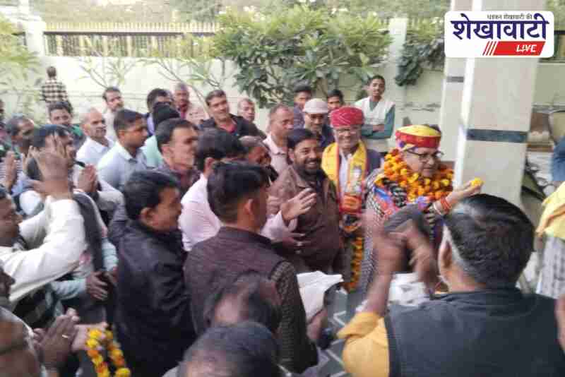 Ratangarh tempo union welcomes former MLA after one-way removal
