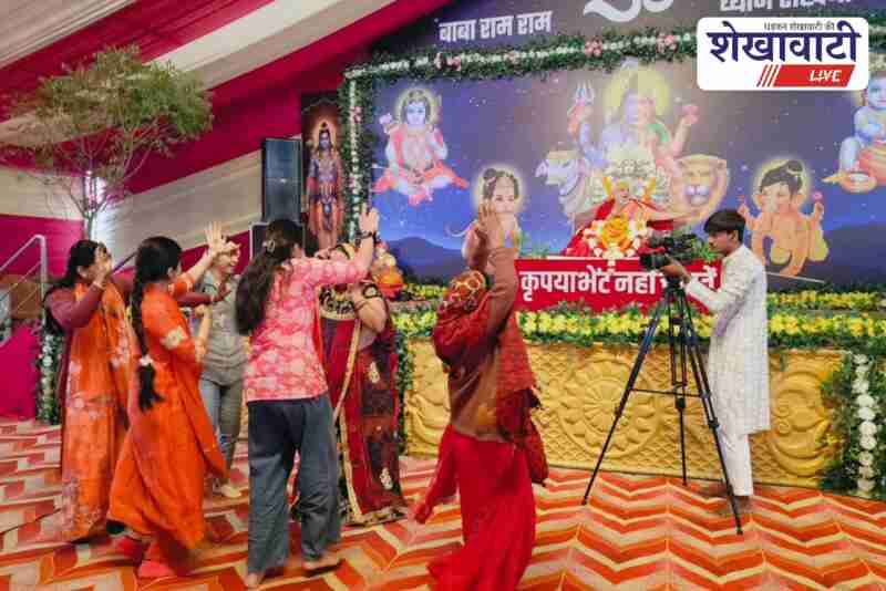 Devotees attending Ram Katha at Panchmukhi Balaji Temple Ratangarh